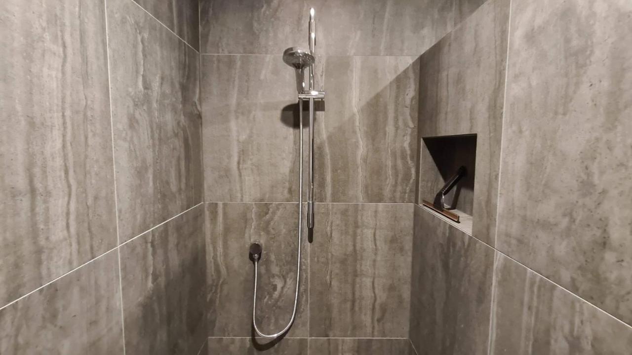 Kowhai Apartment - Private Opposite Golf Course Central Wanaka Exteriör bild